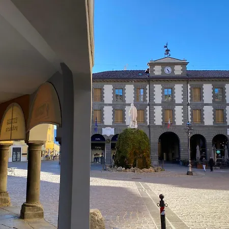 Apartment Punta D'oro With Garden, Parking Place And Access At 300 M Iseo