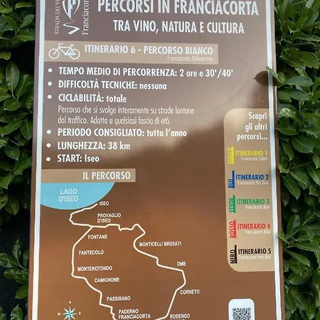 Punta D'oro With Garden, Parking Place And Access At 300 M * Iseo