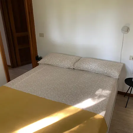 Punta D'oro With Garden, Parking Place And Access At 300 M Apartman Iseo